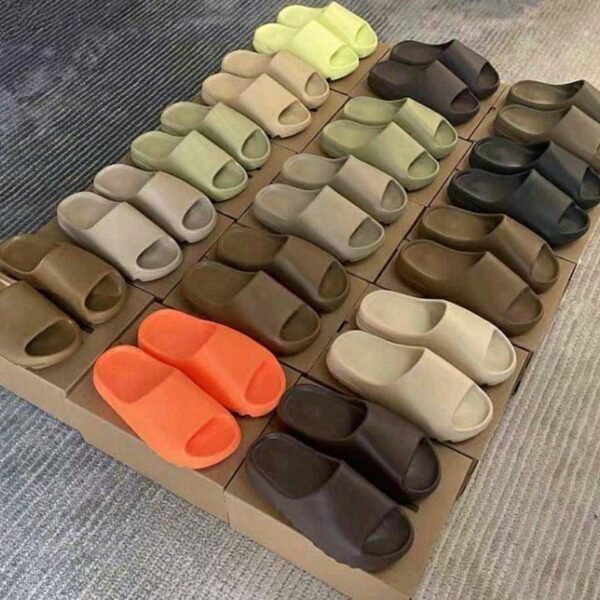 Yeezy Slides pallet